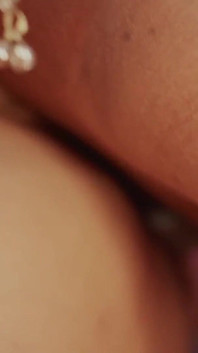 Desi bhabhi kastar behå från balkongen! Bhabhi Sex