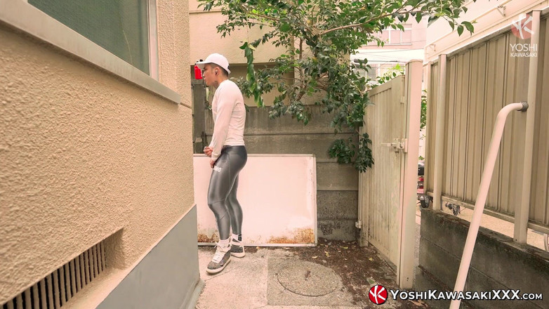 Yoshi Kawasaki XXX: Yoshikawasakixxx - Yoshi Delhiki montre une branlette excitante en plein air