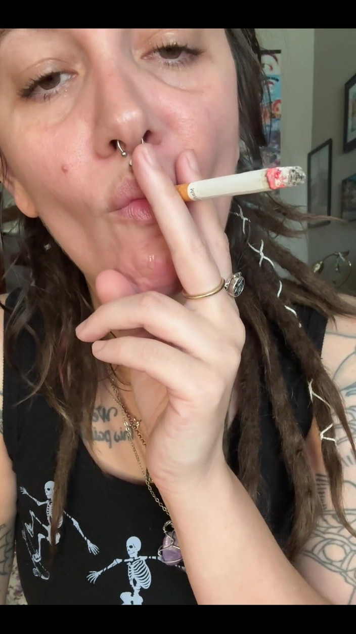 Chery Trees: Chupando humo y babeando