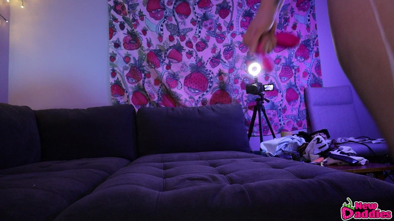 NewDaddies: Blonde meid neukt in haar gezicht, Trachea voor altijd geruïneerd