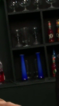 Fiesta grupal con Black Angelika y Anna Lovato dos milfs con coños afeitados satisfechos por múltiples pollas