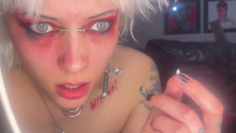 Glitterqueen1999: Pria mungil menyeluruh ke dalam - vorarephilia kontol pacar