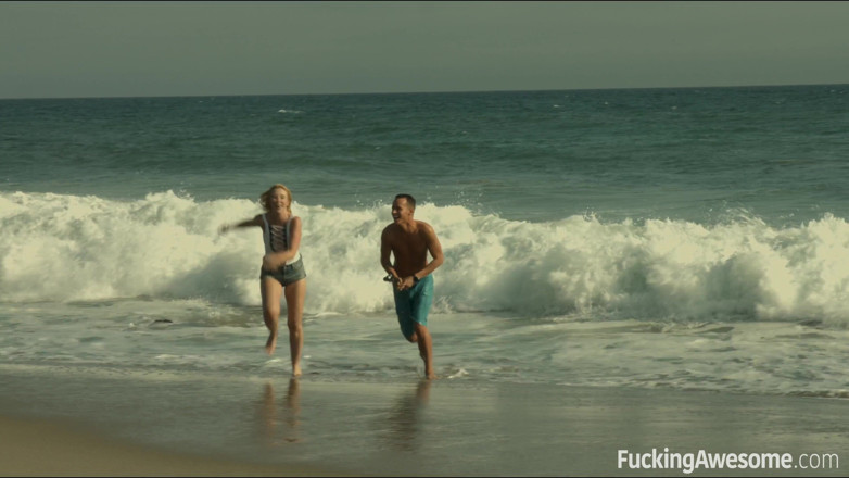 Fucking Awesome: Sole, spiaggia e sesso - Samantha Rone