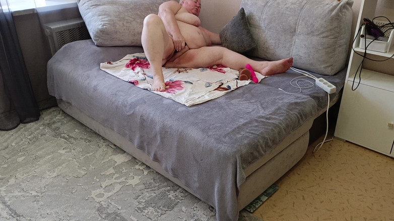 Zona901: Мачуха показала свої величезні цицьки, волохату пизду і дупу