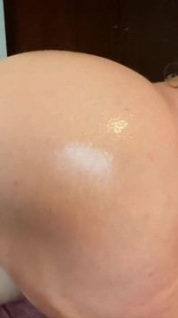 Kamera kızı Lovense ile oynamayı seviyor!!