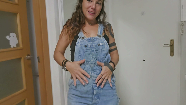 dafnedenoch: Je trempe le salopette de ma belle-fille Jean !