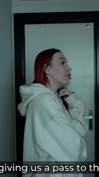 Macocha i przyrodnia siostra dzielą łóżko z pasierbem w Wild Hotel Fuck (feat. Kisscat)