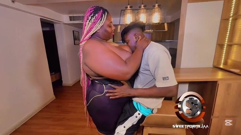 Tusweet9ja: Maestra universitaria follada por su estudiante