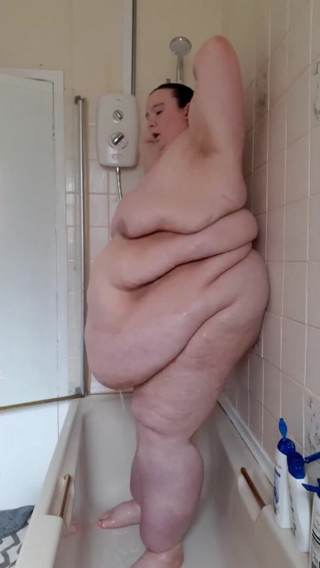 SSBBWLadyBrads: Prysznic porusza się od twojego przyjaciela z ssbbw