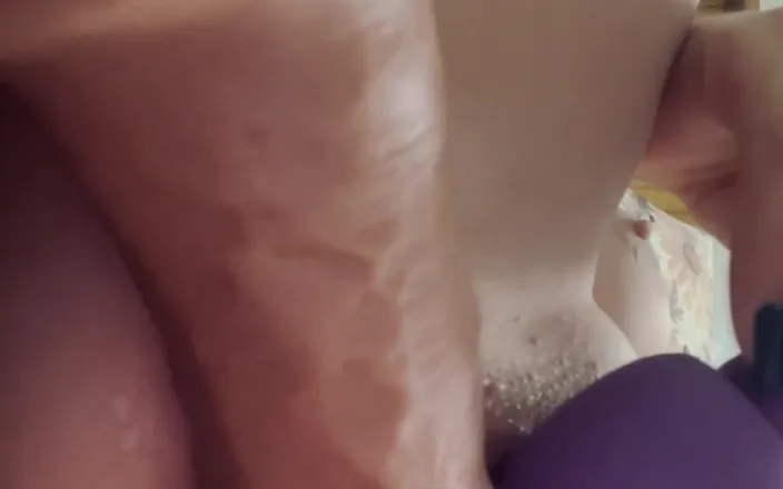 TattoedKate: To Horny so I Decided to Get Myself an Orgasm