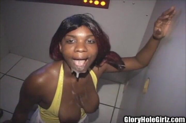 Glory Hole Girlz: Selvaggio anale ragazza nera gloryhole cazzi ingoiano e scopano il...