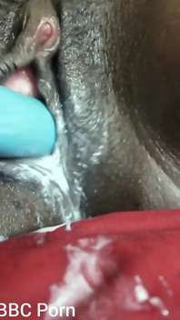 Martellante la mia figa con il vibratore incredibili orgasmi cremosi