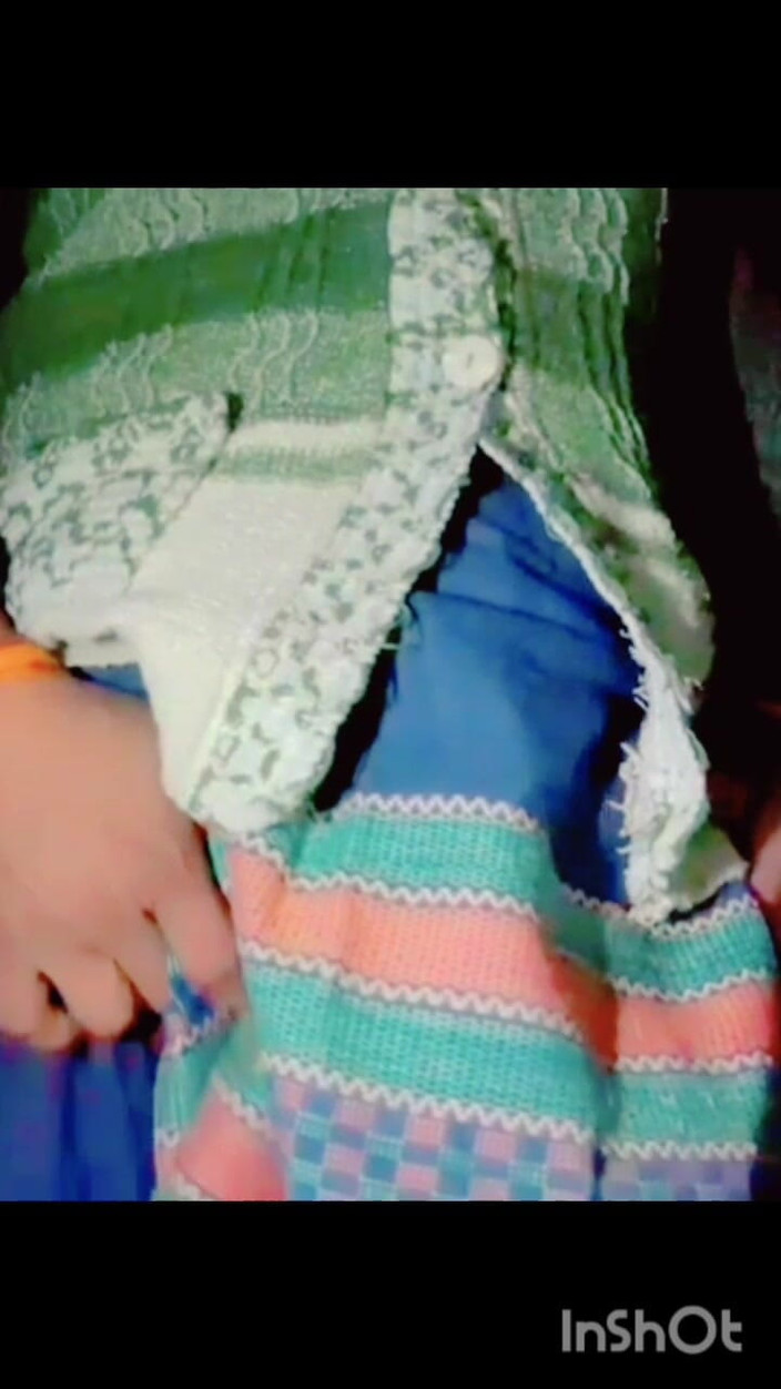 TricolorMusic3: Göğüslerimi tut ve sert okşa, yukarı aşağı hareket ettir, okşa...