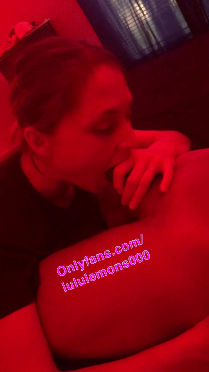 LuluLemons000: nastolatka ssie ogromny czarny kutas