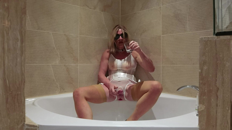 Sissy Cummy Lingerie: Michelle Hernandez Hurghada Hotel Entertainment - Episodul II - Satisfacție completă de...
