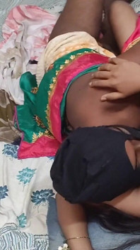 A Boy Called Harika Aunty and Had Sex with Her, Saying That No One Was Home.