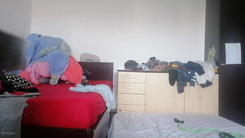 Amateur_MS: Esposa amateur baila sensualmente en la casa vacía