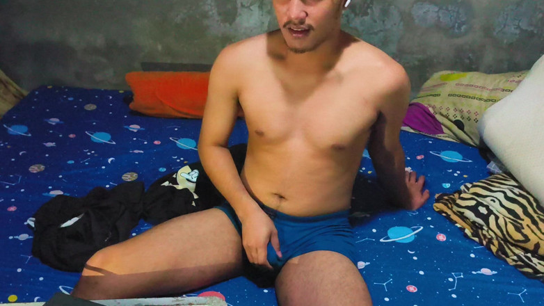 Rent A Gay Productions: Session De Masturbation Excitée Avec Un Twink Pinoy