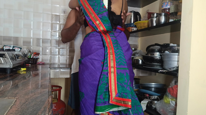 Inba: Hausfrau Küchenfick