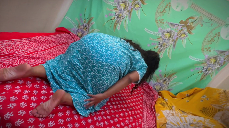 Your Boy's Cum: Bhabhi desi India dikongkek kasar oleh jiran debar apabila suami...