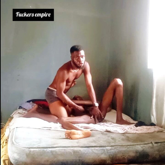 Fuckers Empire: Я трахав зведеного брата своїх друзів у його апсени