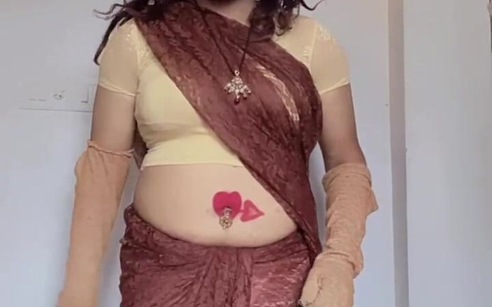 ModelMona14: Mona Bottom Crossdresser Saree