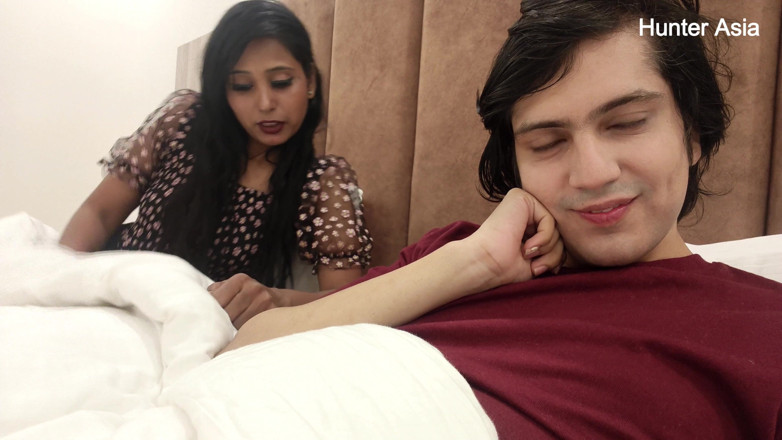 hunter Asia: MILF Wife Cheating on Her Husband with a Young Boyfriend