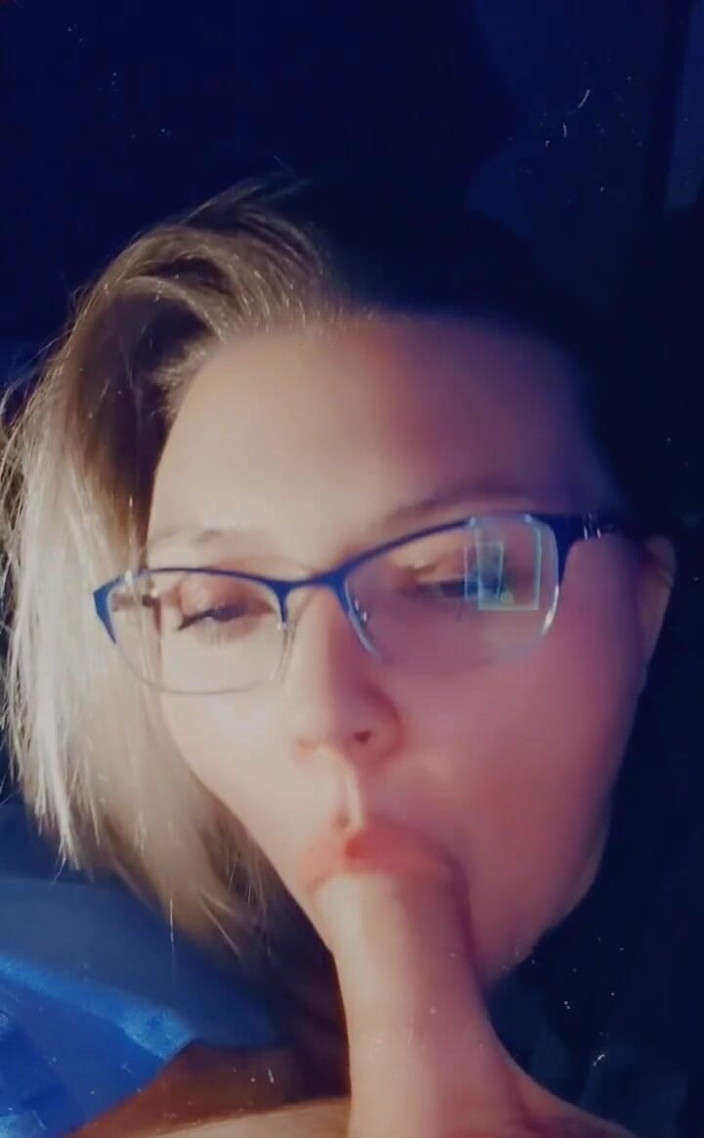 Funhousewife69: Er lutscht seinen schwanz während der arbeit, muss lutschen und...