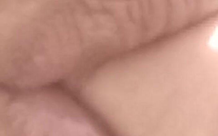 Gangbang straight: Pik ging vanuit Larki's kont de mond in