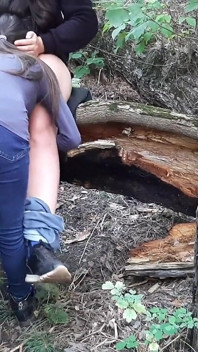 Sledování sexu v lese se dvěma lesbičkami - lesbická iluze