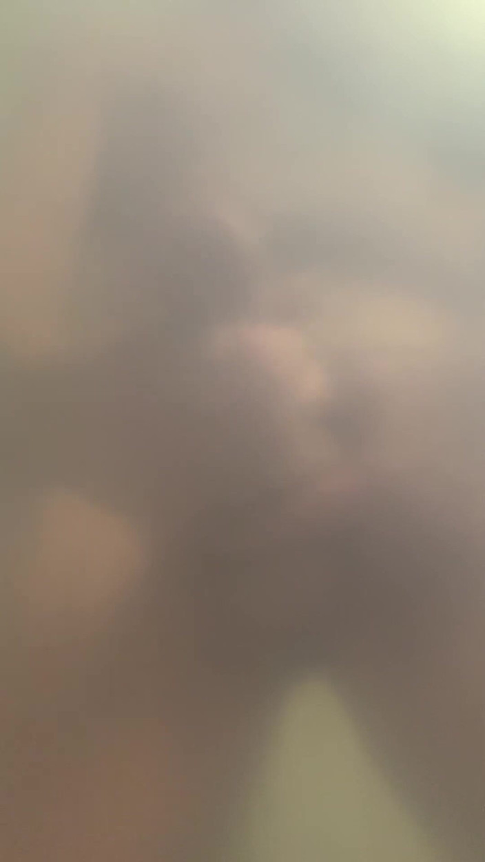 RealBigDill: 公牛为崇拜热辣人妻ashley羞辱她的绿帽男射了大量精液