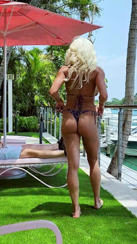 Karısı tatilde evli adamla sikişirken kocası izliyor - touchmywife -