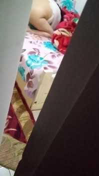 Her StepBrother Spies on Her While She Is Expressing Milk Alone Because of the Large Amount of Food