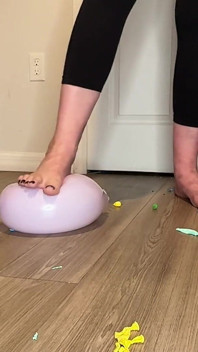 Will It Pop!? Giantess Feet Vs Balloons Barefoot, Sandals, Vans Annihilation