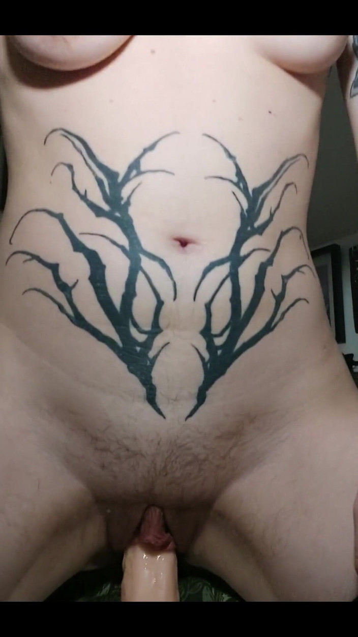 CherryOrchid: 私の欲深い膣にはおもちゃだけでは足りません