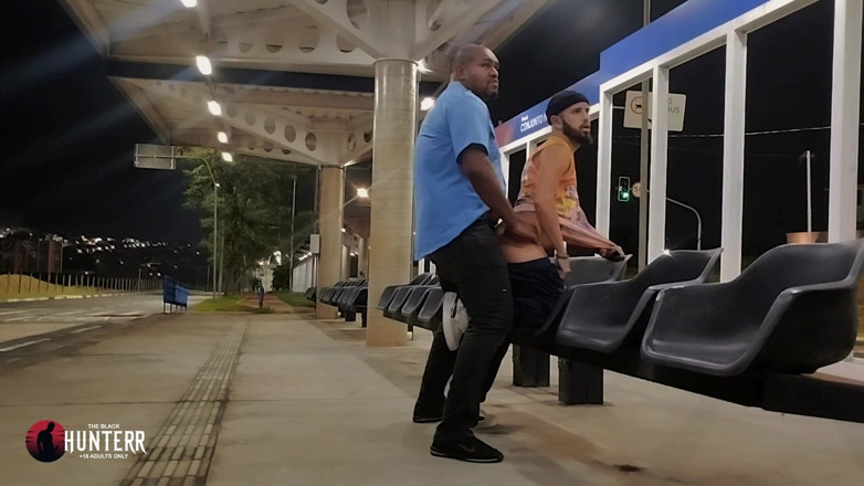 TheBlacKHunterr: Kierowca autobusu odbiera pasażera na przystanku Wideo 2
