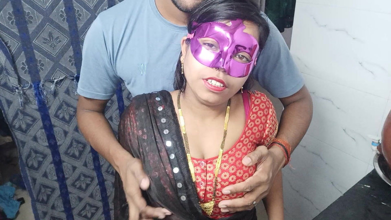 Hindi-Sex: Máy bay bà già Ấn Độ nóng bỏng cưỡi con cu với...
