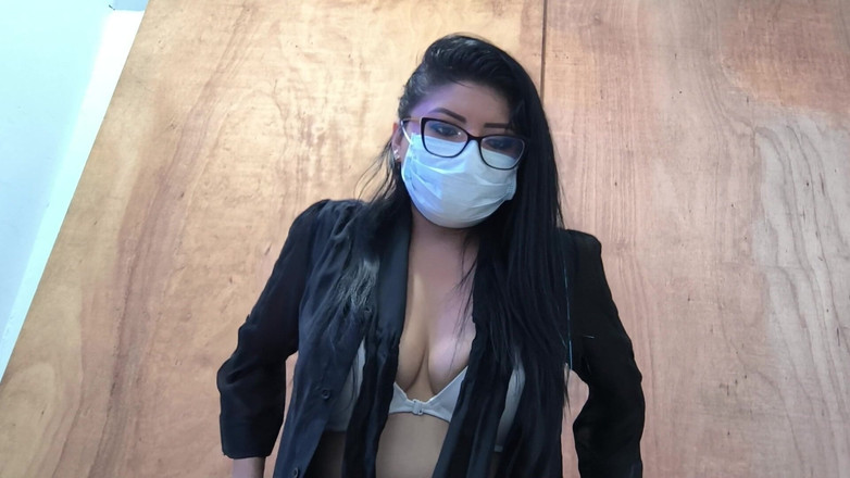 NEGRITA SEXY: Cycata sekretarka robi film porno z piwnicy biura