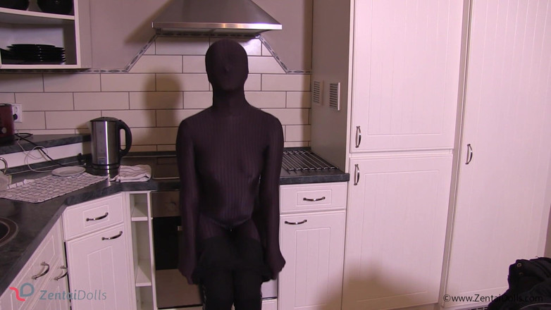 ZentaiDolls: Alone in the Kitchen