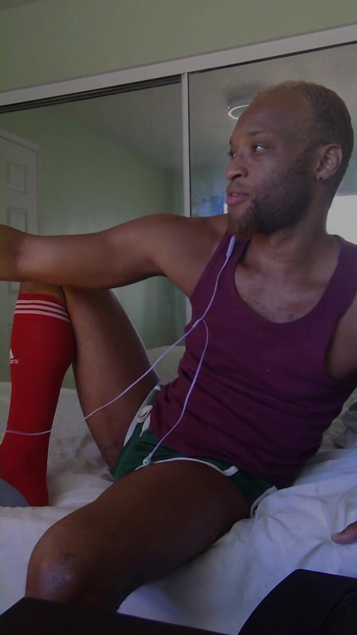 Kennie Jai: Kennie Jai si masturba per un fan devoto