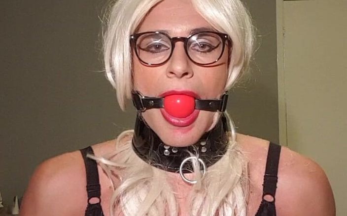 JessicaXD: 딜도 타기, 주먹 장난감 및 Sissygasm
