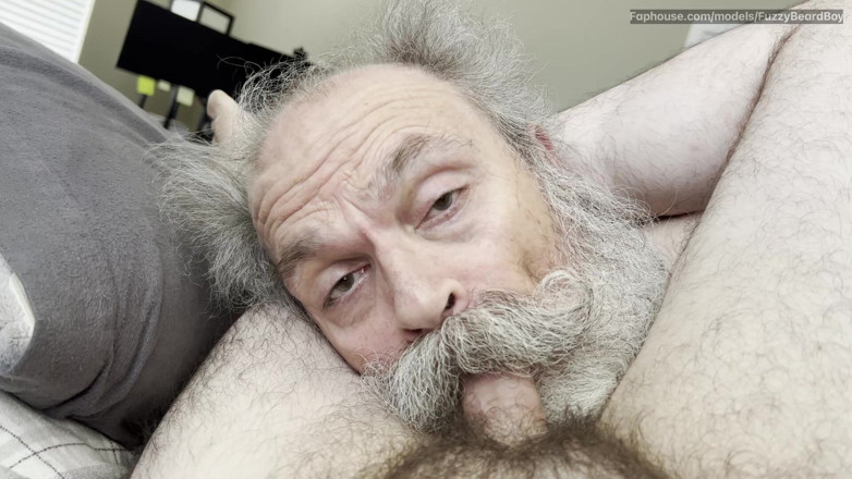 FuzzyBeardBoy: Moustache Daddy Sucking Cock