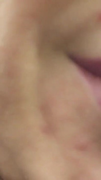 Enorme tieten van de sensuele lippen van Lavinia buitenshuis