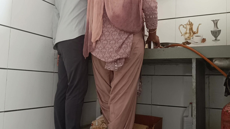 Bhabhi UP: Spaß mit Bhabhi Ji in der Küche