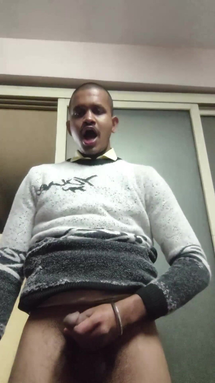 HOT MODEL: Baciami il mio grosso cazzo