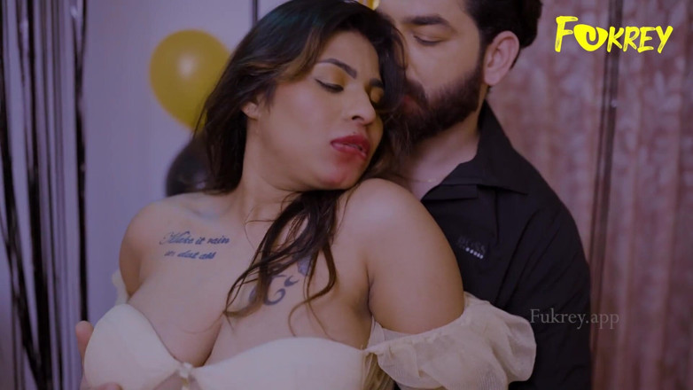 Triflicks: Fiesta de cumpleaños con la que yo y mi novia...