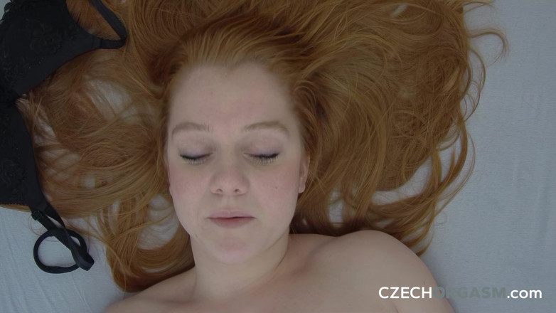 Czech Orgasm: Český orgasmus 67: Obrovská přírodní prsa zalitá mrdkou – Prsatá kočička v...