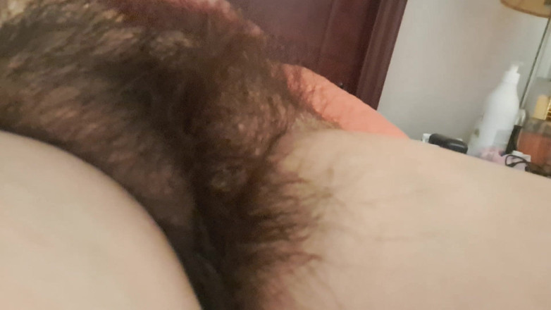 Mommy big hairy pussy: mammi ki choot bahut baalon vaali aur moti hai