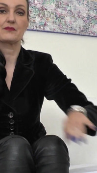 Sotto sorveglianza dell'orologio: ti darò cinque minuti, poi lo farai! Lady Victoria Valente