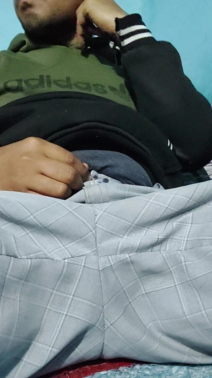 Bigcocka: Alon à la chambre en bas de mon pantalon